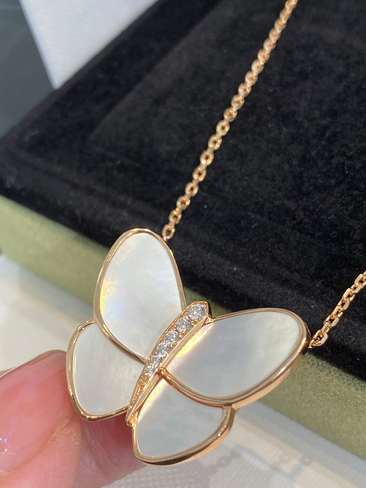 [⭐JeweliWhal]BUTTERFLY GOLD MOP DIAMOND NECKLACE