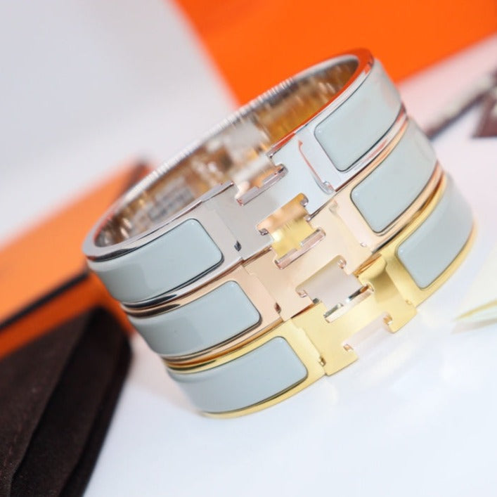 [⭐JeweliWhal]H LIGHT BLUE BRACELET