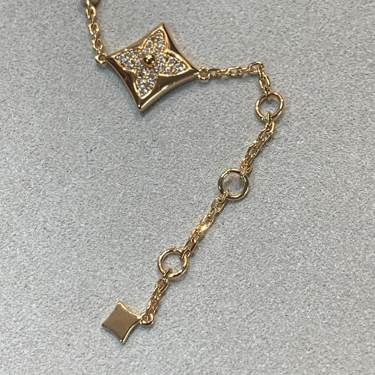 [⭐JeweliWhal]STAR AND SUN 4 MOTIFS GOLD DIAMONDS BRACELET