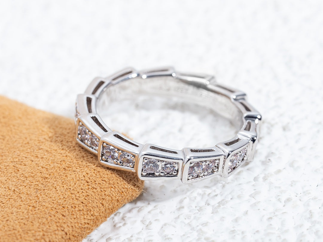 [⭐JeweliWhal]SERPENTI RING SILVER DIAMOND PAVED 3MM