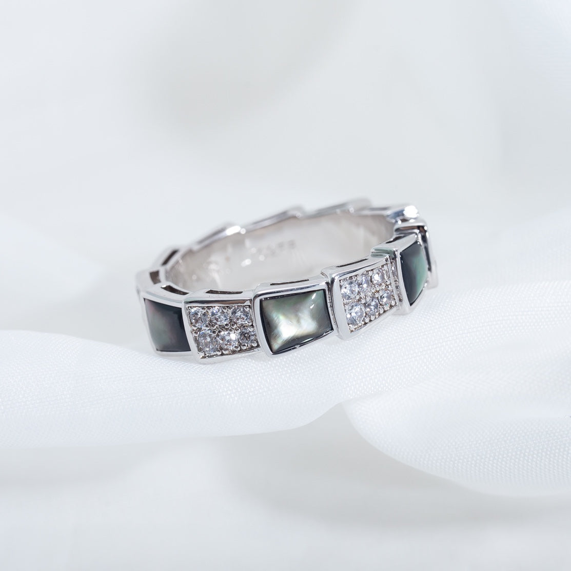 [⭐JeweliWhal]SERPENTI RING SILVER DIAMOND BLACK MOP 4MM