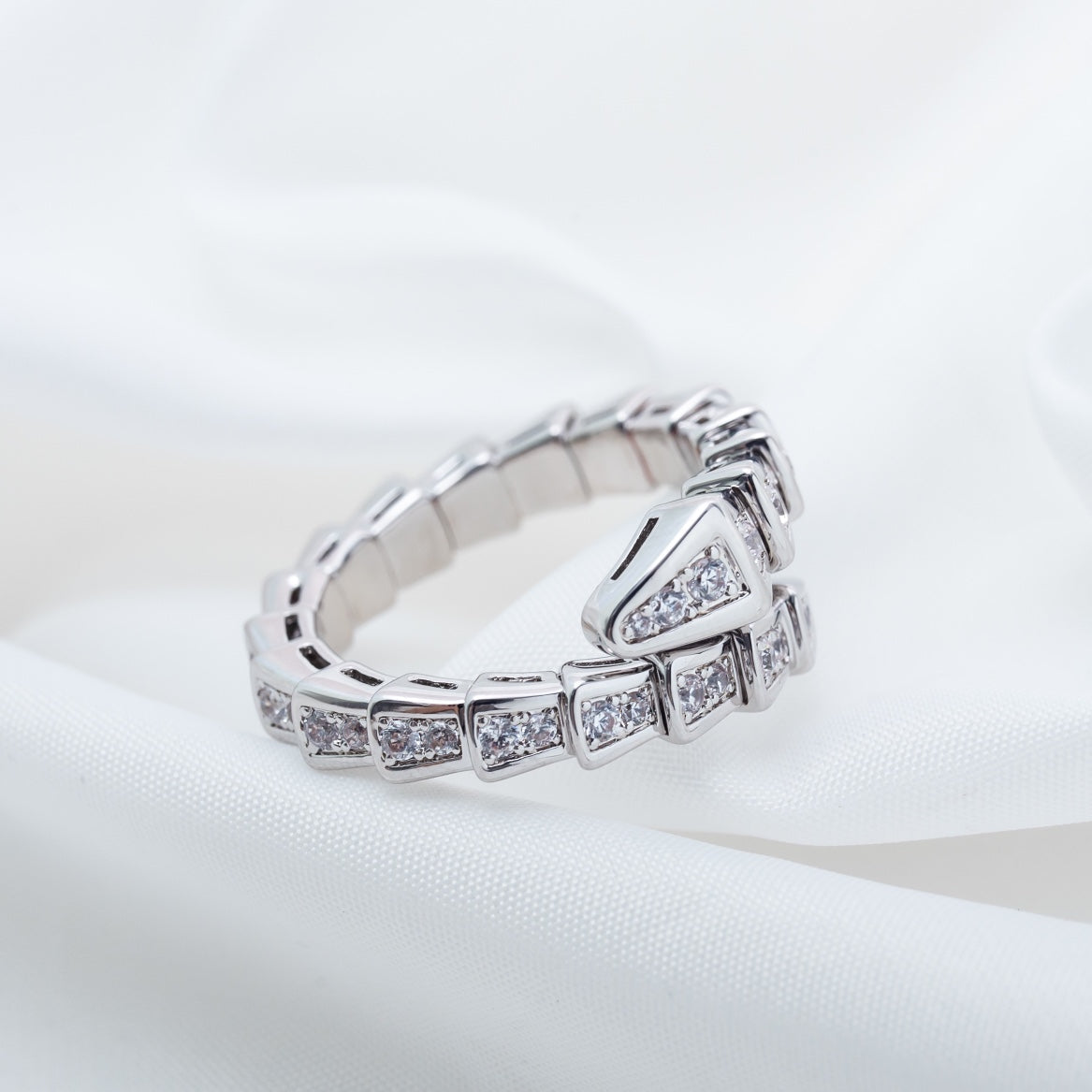 [⭐JeweliWhal]SERPENTI RING SILVER DIAMOND PAVED 4MM