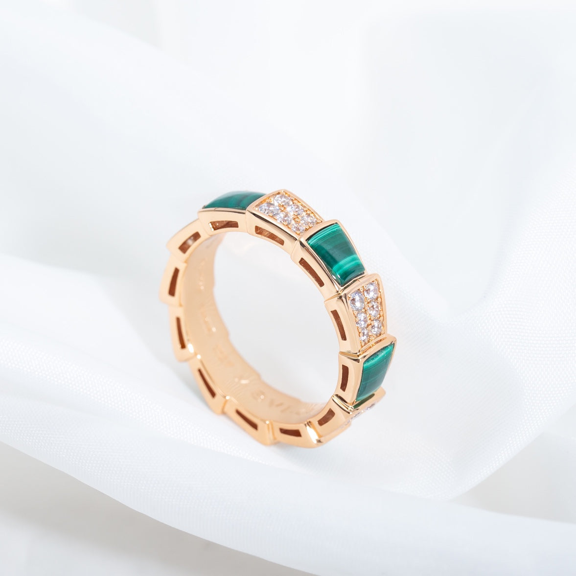[⭐JeweliWhal]SERPENTI RING PINK GOLD MALACHITE DIAMOND PAVED 4MM