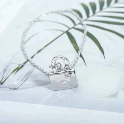 [⭐JeweliWhal]AMULETTE PEDANT SILVER NECKLACE