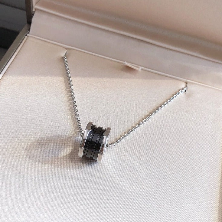 [⭐JeweliWhal]ZERO 1 BLACK CERAMIC SILVER NECKLACE