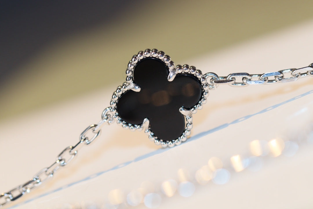 [⭐JeweliWhal]CLOVER 20 MOTIFS ONYX DIAMOND SILVER