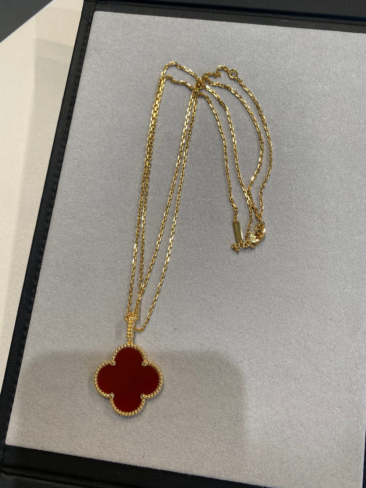 [⭐JeweliWhal]CLOVER 25MM NECKLACE GOLD CARNELIAN