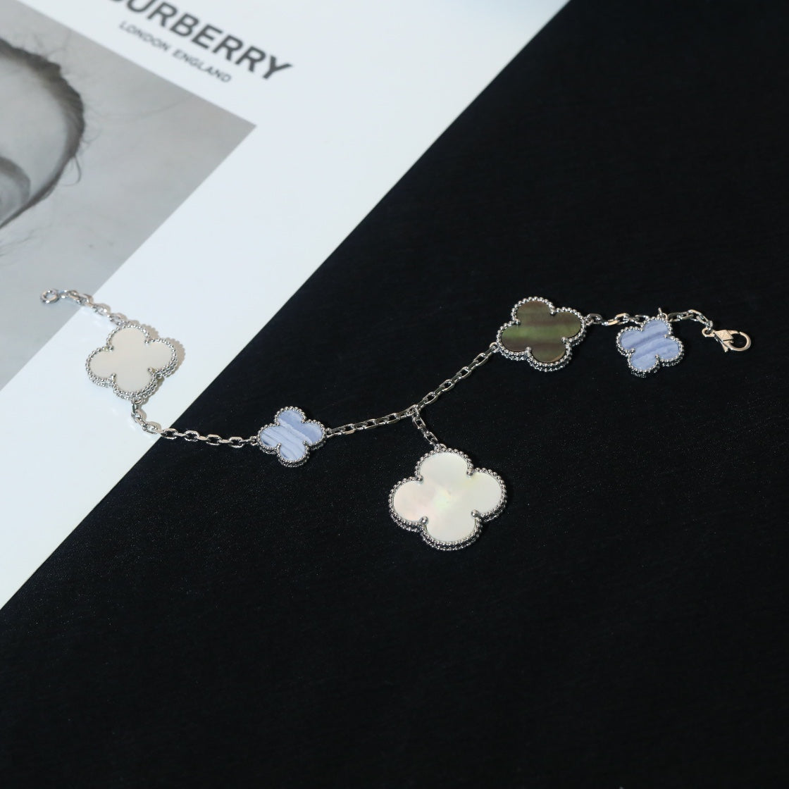 [⭐JeweliWhal]CLOVER BRACELET 5 MOTIFS MOP CHALCEDONY SILVER