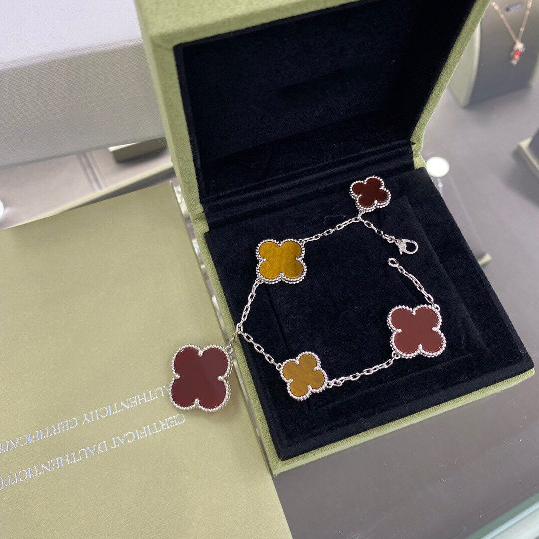 [⭐JeweliWhal]CLOVER 5 MOTIFS SIVLER CARNELIAN TIGER EYE BRACELET