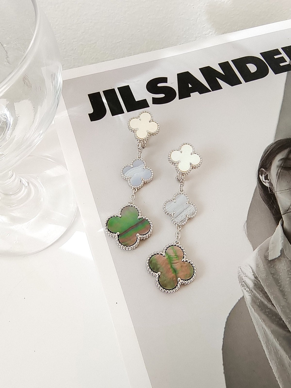[⭐JeweliWhal]CLOVER 3 MOTIFS CHALCEDONY DARK MOP SILVER EARRINGS
