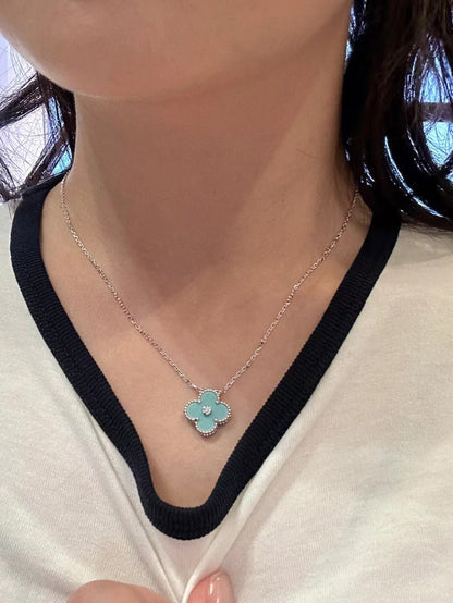 [⭐JeweliWhal]CLOVER 1 DIAMOND LIGHT BLUE SILVER NECKLACE