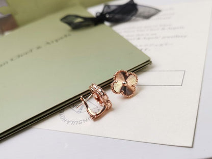 [⭐JeweliWhal]CLOVER MEDIUM STUD EARRINGS