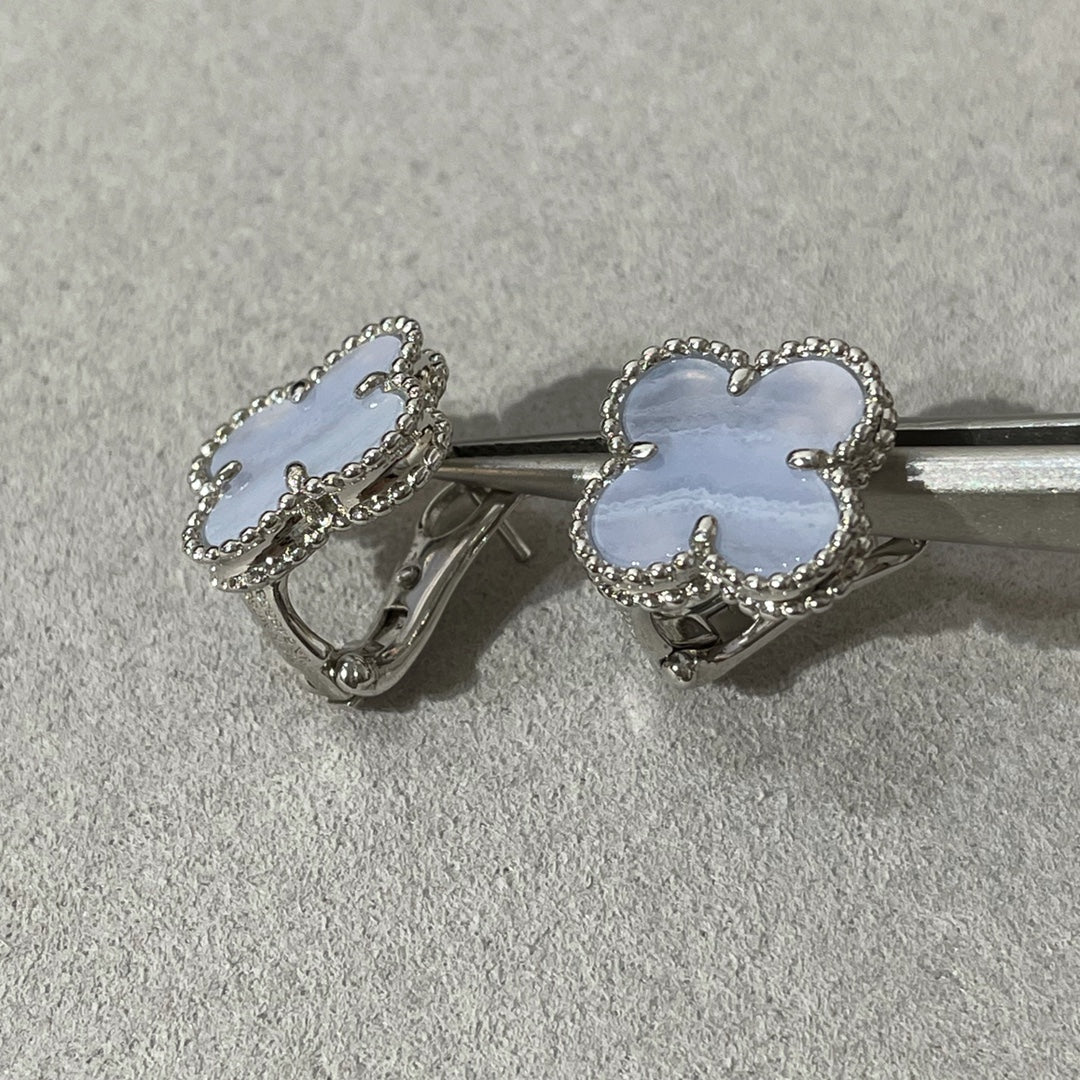 [⭐JeweliWhal]CLOVER CHALCEDONY SILVER STUD EARRINGS