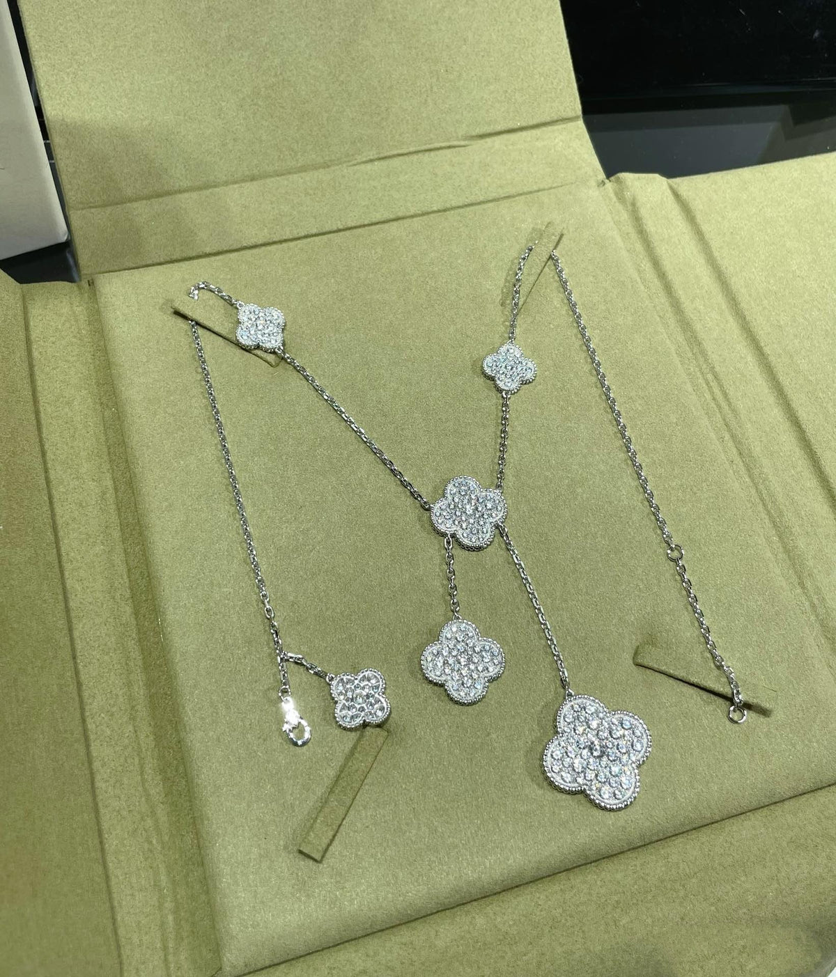 [⭐JeweliWhal]CLOVER 6 MOTIF DIAMOND PAVED NECKLACE