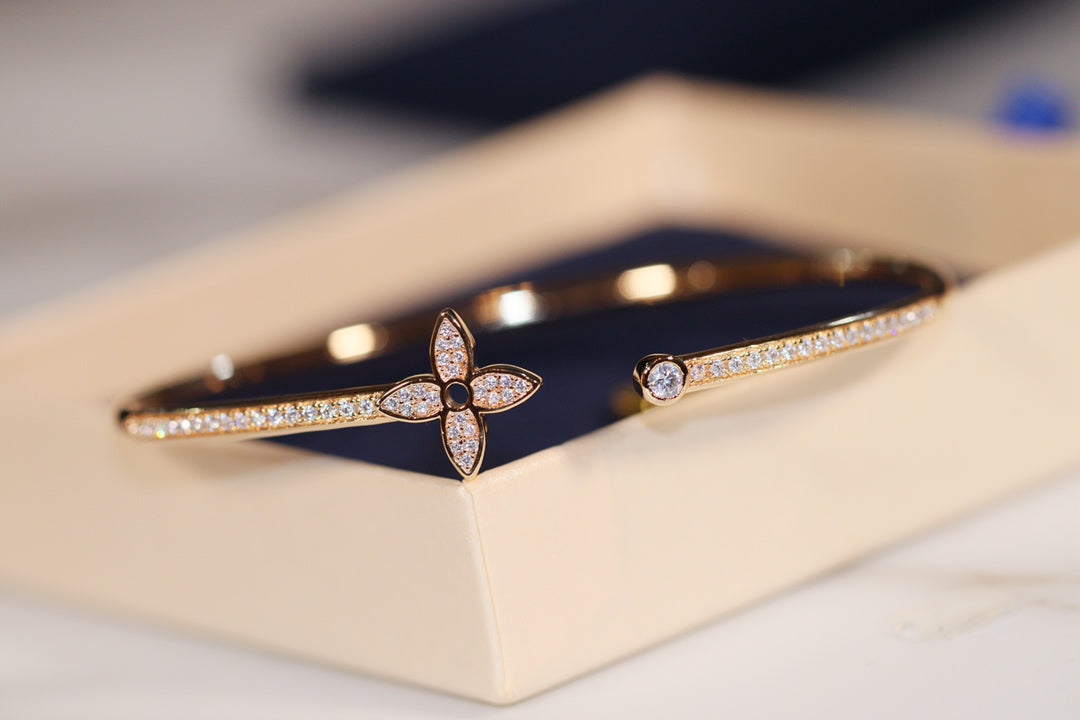 [⭐JeweliWhal]IDYLLE GOLD OPEN BRACELET DIAMOND PAVED