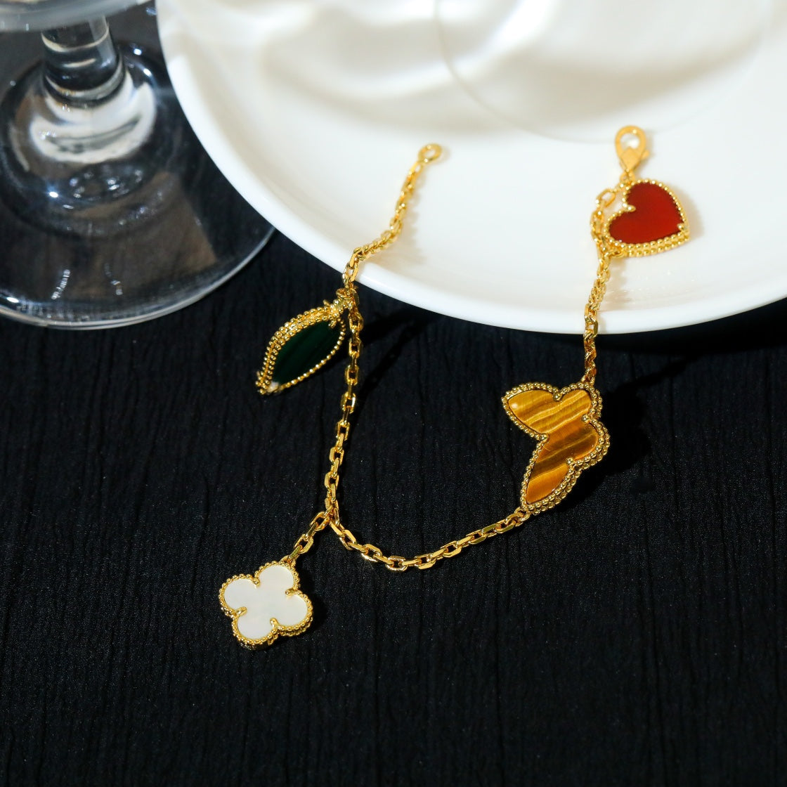 [⭐JeweliWhal]LUCKY SPRING 5 MOTIF GOLD BRACELET
