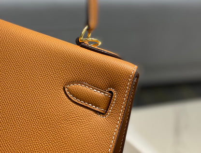 KELLY 28CM IN GOLD EPSOM CALFSKIN GOLD HARDWARE