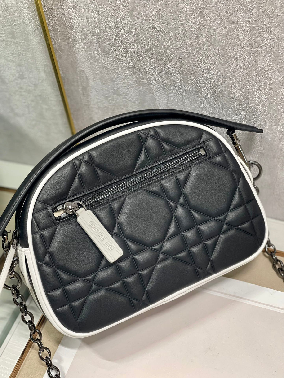 VIBE HOBO 22 BAG IN BLACK CALFSKIN