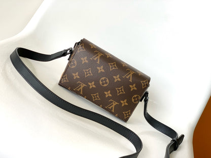 STEAMER BAG 26 IN BROWN MONOGRAM MACASSAR CANVAS