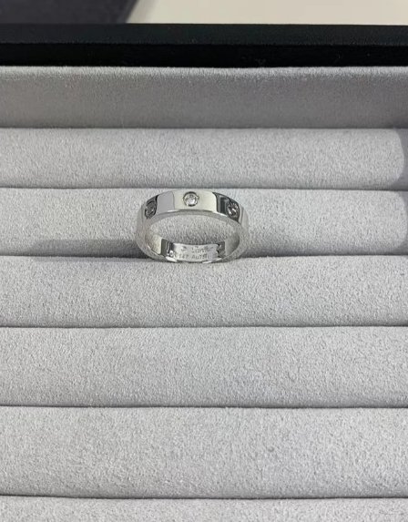 [⭐JeweliWhal]LOVE RING 4MM 1 DIAMOND SILVER