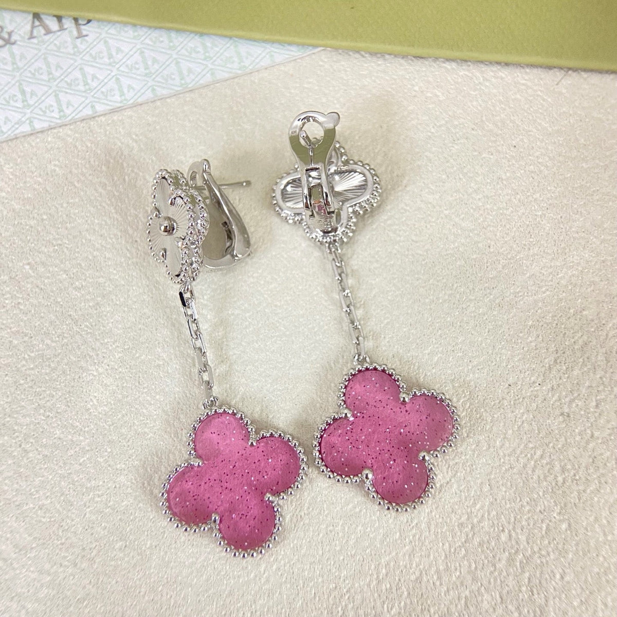 [⭐JeweliWhal]2026 NEW CLOVER 2 MOTIF  BUBBLE PINK ENAMEL