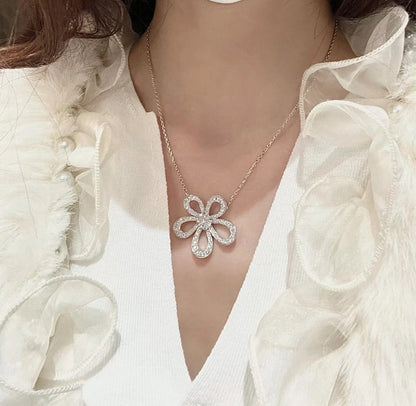 [⭐JeweliWhal]FLOWERLACE NECKLACE FULL DIAMONDS