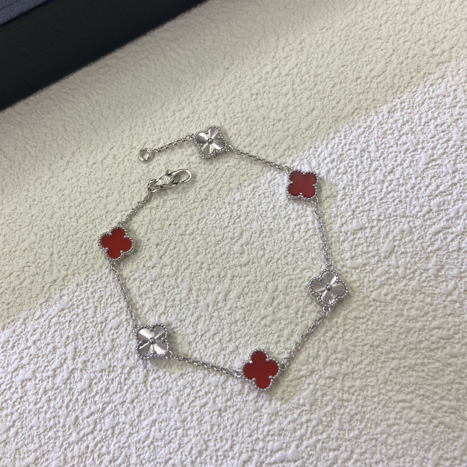[⭐JeweliWhal]CLOVER 6 MOTIF RED AGATE LASER BRACELET