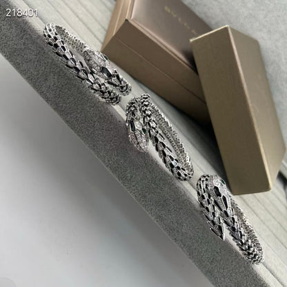 [⭐JeweliWhal]NEW OBSIDIAN & DIAMOND SERPENT BRACELET