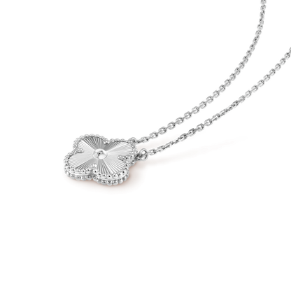 [⭐JeweliWhal]CLOVER 15MM LASER NECKLACE SILVER