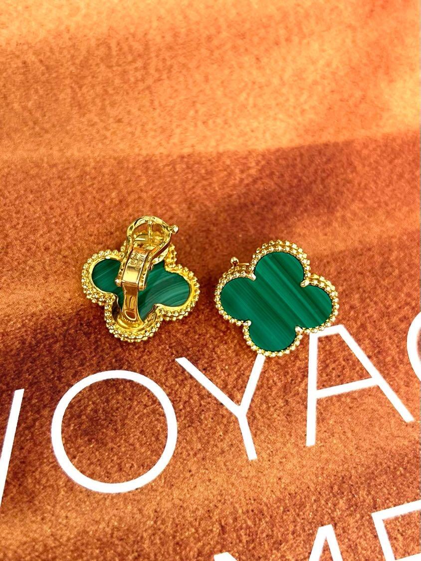 [⭐JeweliWhal] CLOVER LARGE (20mm) 1 MOTIFS GREENER MOP STUD EARRINGS