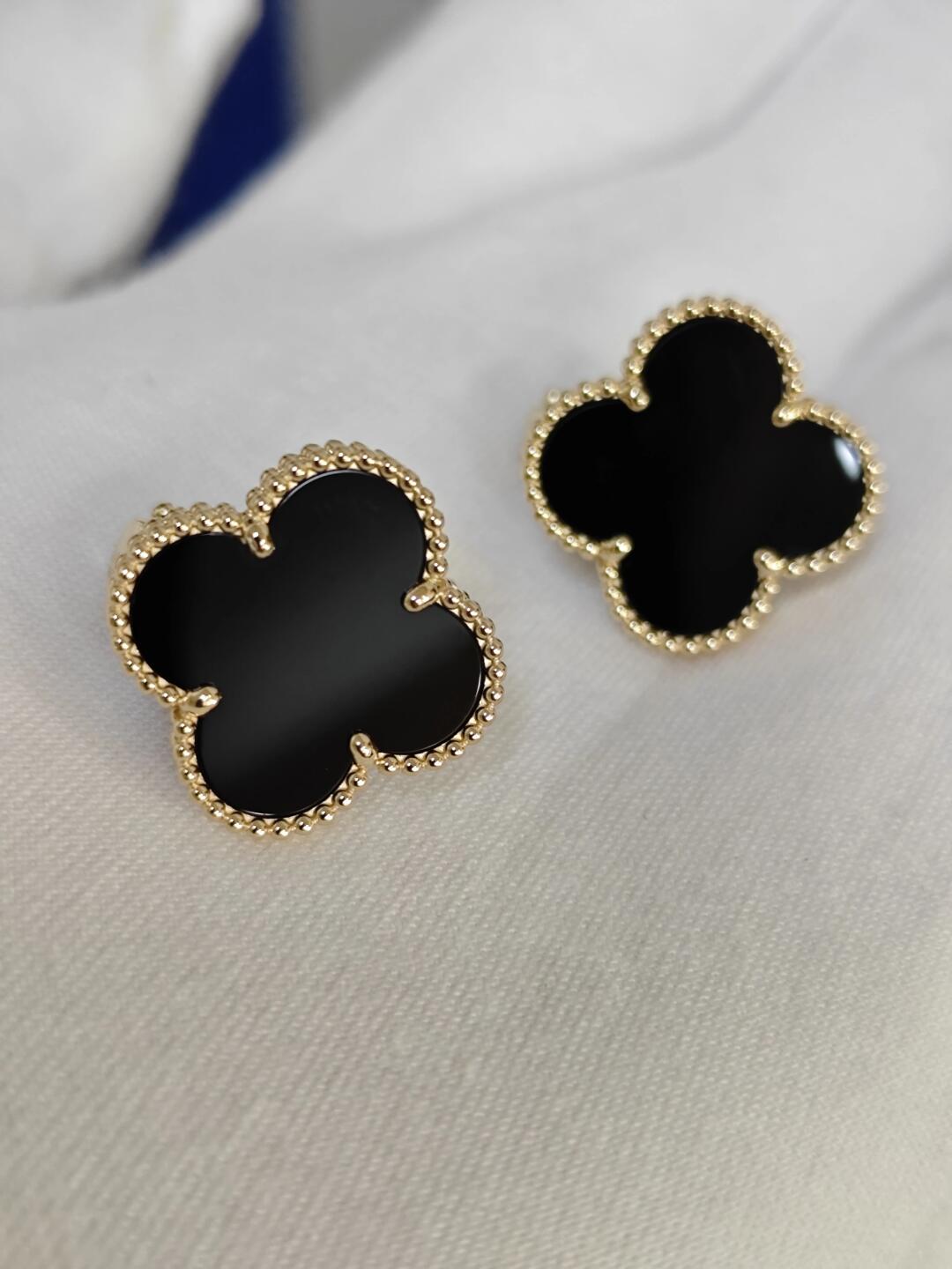 [⭐JeweliWhal]CLOVER 20MM BLACK MOP EARRINGS