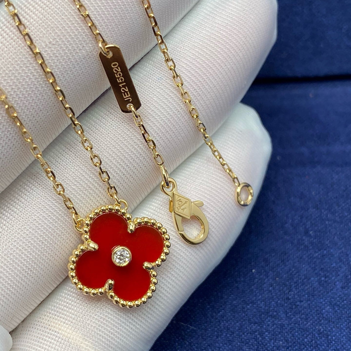 [⭐JeweliWhal]CLOVER 15MM DIAMOND CARNELIAN NECKLACE