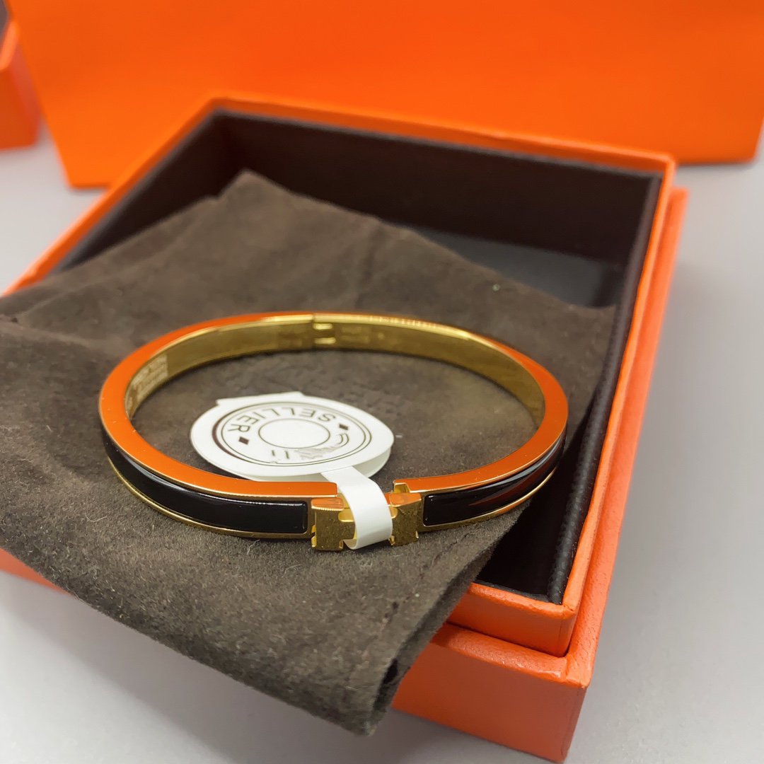 [⭐JeweliWhal]CLASSIC HM CLIC BLACK 8MM ENAMEL BRACELET