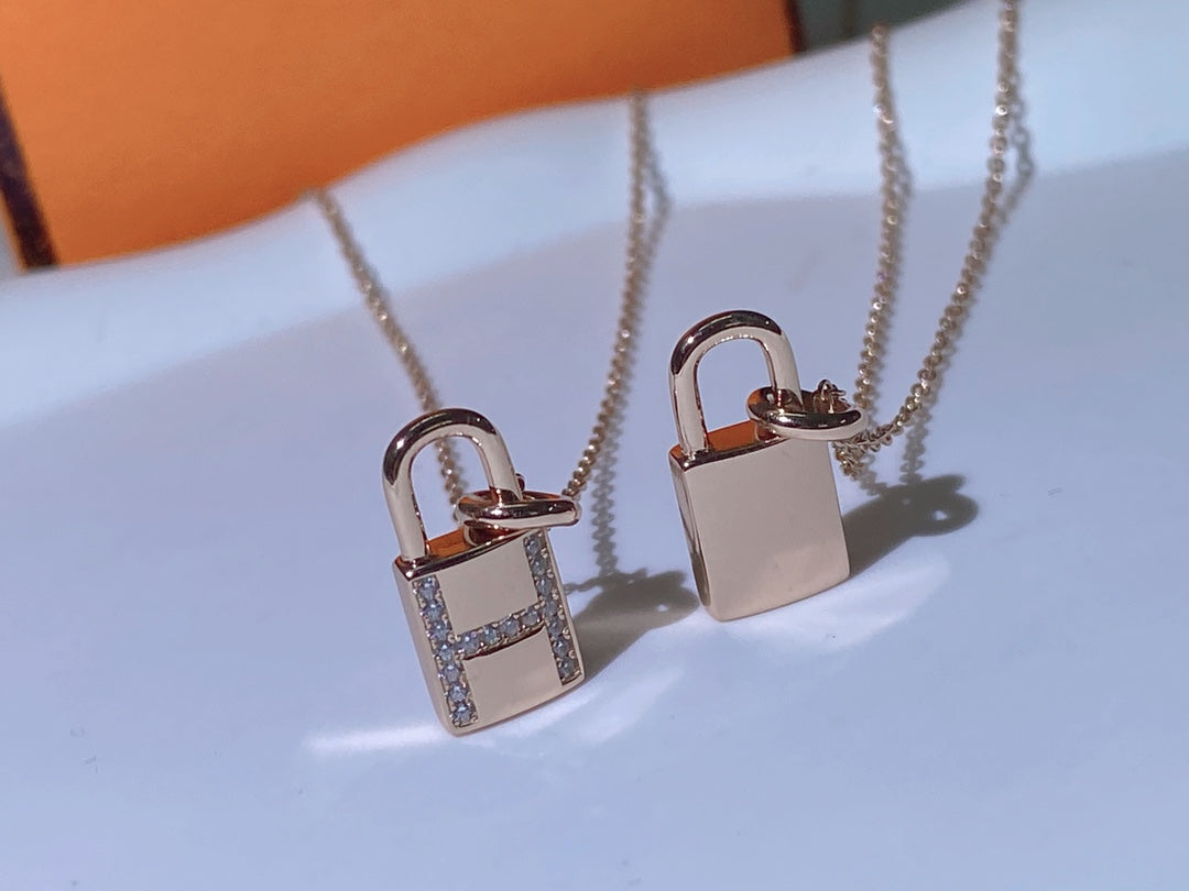[⭐JeweliWhal]HM ADVANCED NICHE LOCK HEAD NECKLACE DIAMONDS
