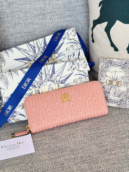 VERTICAL LONG ZIP WALLET 20 IN BABY PINK QUILTED ALLOVER CALFSKIN