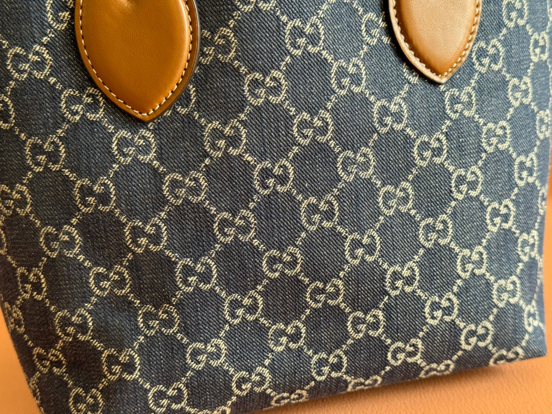 SMALL TOTISSIMA REVERSIBLE TOTE 22 IN DARK BLUE DENIM ONE SIDE BLUE SUEDE