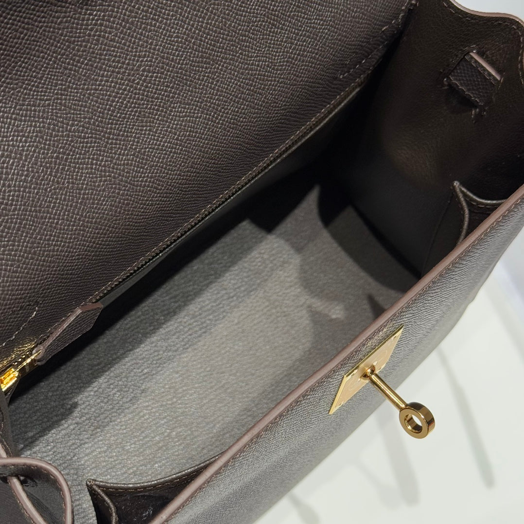 KELLY 28CM IN EBENE EPSOM CALFSKIN GOLD HARDWARE
