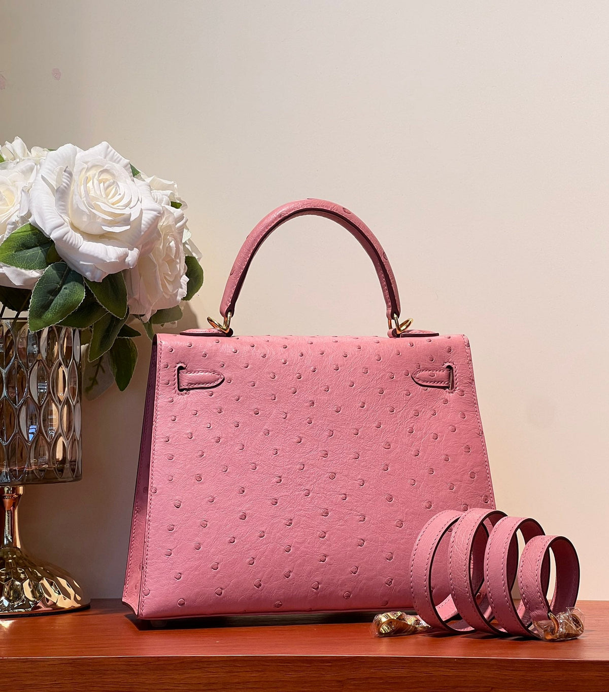 KELLY SELLIER 25 BAG IN SALMON PINK OSTRICH LEATHER WITH GOLD HARDWARE (MADE-TO-ODER)